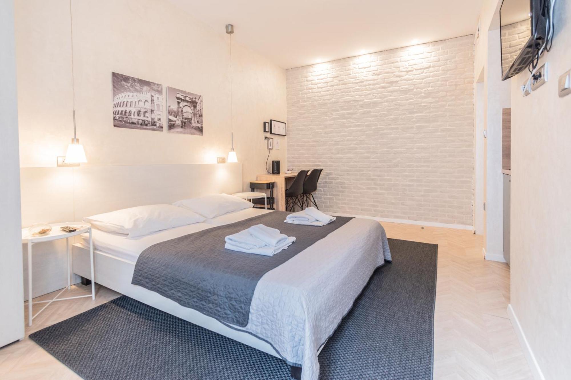 L&B Old Town Studio Apartments Pula Quarto foto