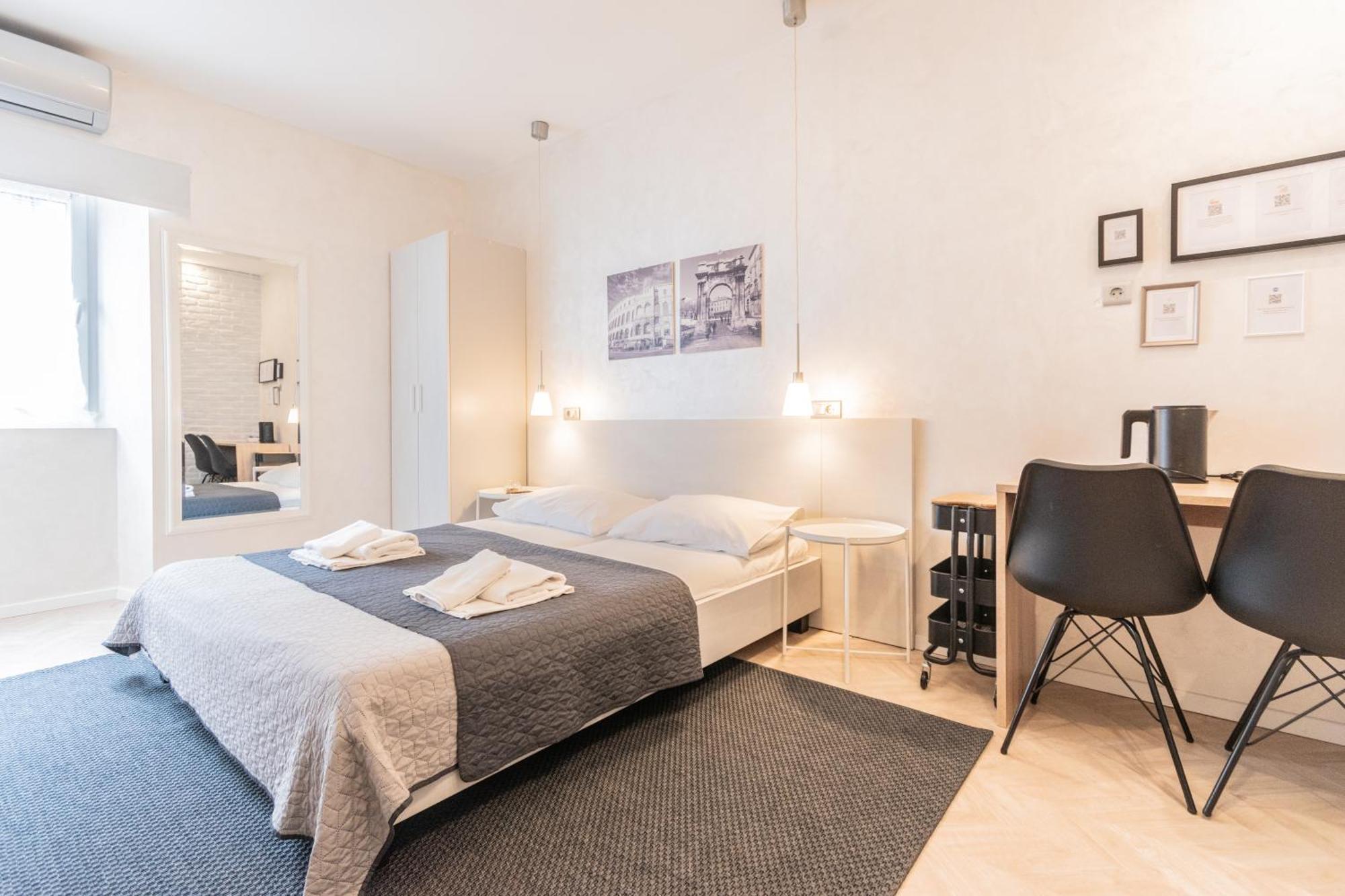 L&B Old Town Studio Apartments Pula Quarto foto