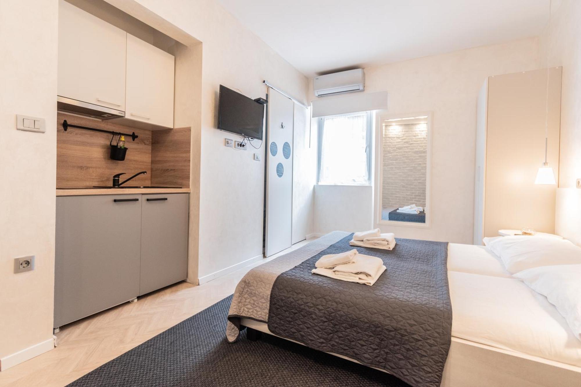 L&B Old Town Studio Apartments Pula Quarto foto