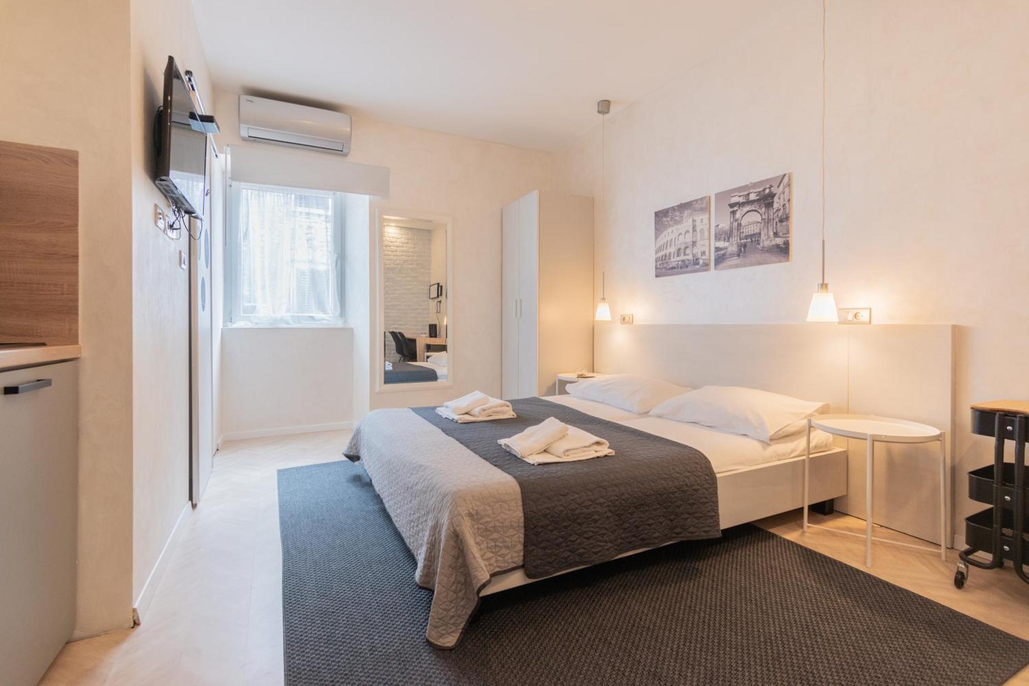 L&B Old Town Studio Apartments Pula Quarto foto